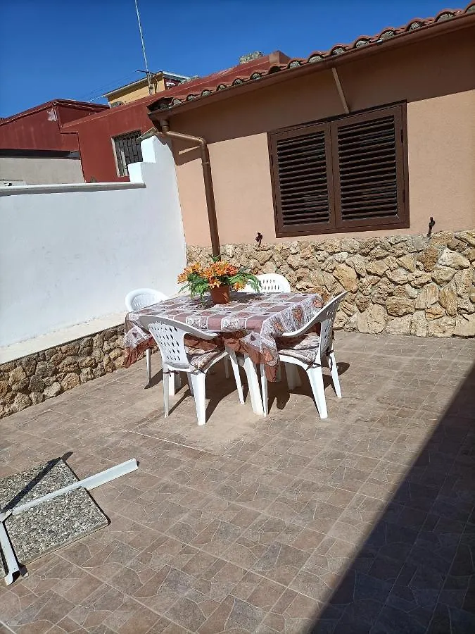 Appartamento Casa Nonna Pina Fanusa 0*,